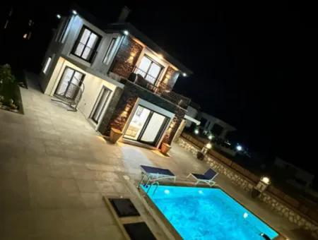 4 In 1 Voll Möblierte Freistehende Villa Mit Pool In Didim Efeler