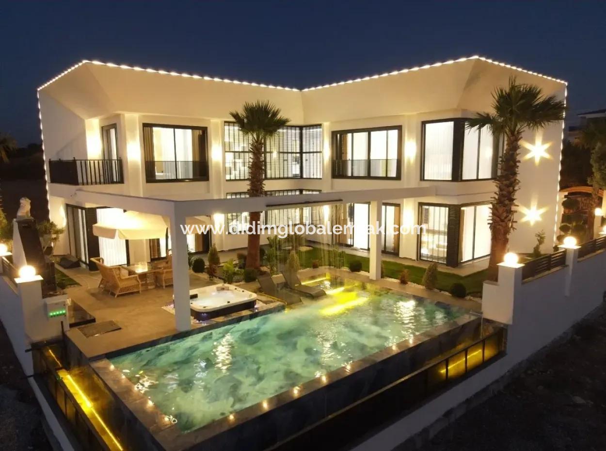 Detached Luxury Villa In Didim